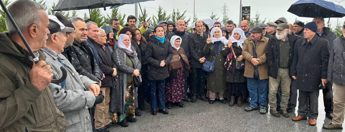 Bütün engellemelere rağmen Özgürlük Yürüyüşçüleri Gemlik’e ulaştı: Tecrit kırılana kadar yürüyüşümüze devam edeceğiz