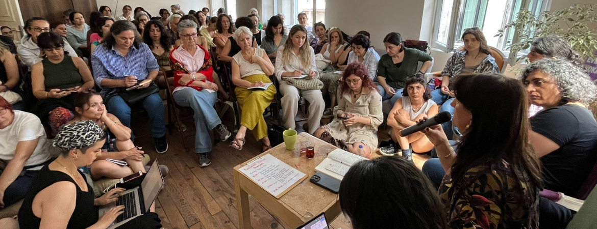 İmralı Heyeti Üyesi Pervin Buldan, Barışa İhtiyacım Var Kadın İnisiyatifi ile bir araya geldi