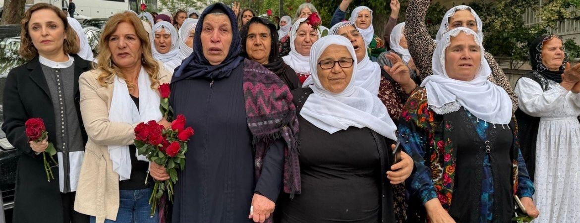 Engellemelere rağmen Emine Şenyaşar'a ziyaret: Şenyaşar hepimizin adalet çığlığıdır