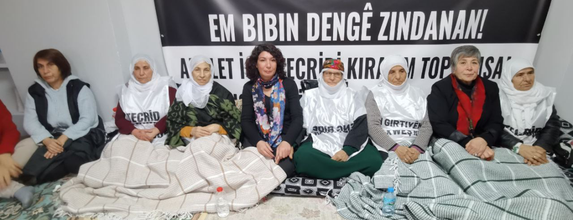 Halide Türkoğlu: Onurlu barış mücadelesine destek olalım