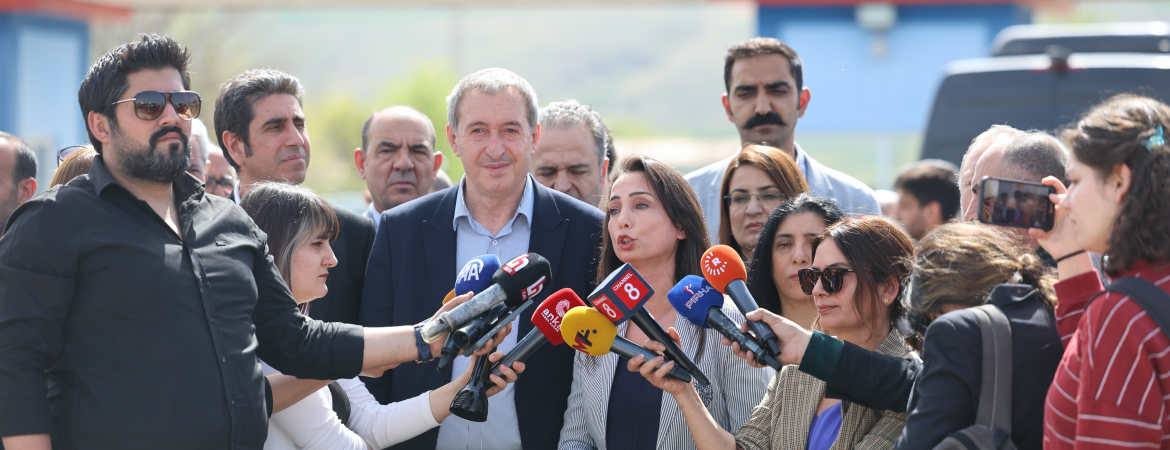 Eş Genel Başkanlarımız Kobanî Kumpas Davasında: Arkadaşlarımız derhal serbest bırakılmalı