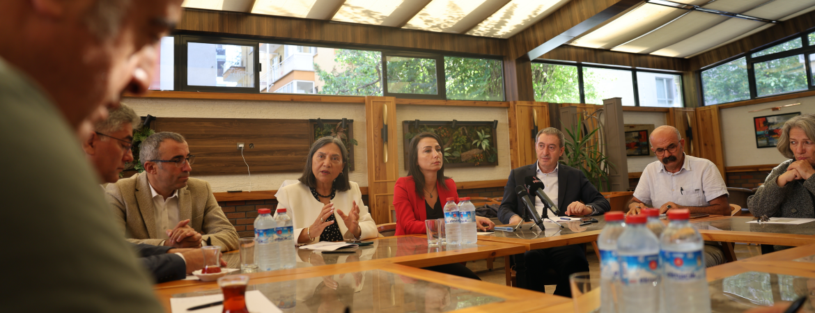 Bakırhan ve Hatimoğulları, Alevi kurumlarının temsilcileriyle bir araya geldi