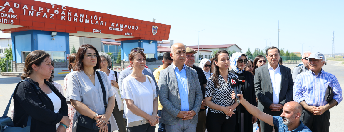Hatimoğulları: AKP iktidarı Kürt halkına diz çöktüremediği için Kobanî Kumpas Davasını tezgahlamıştır