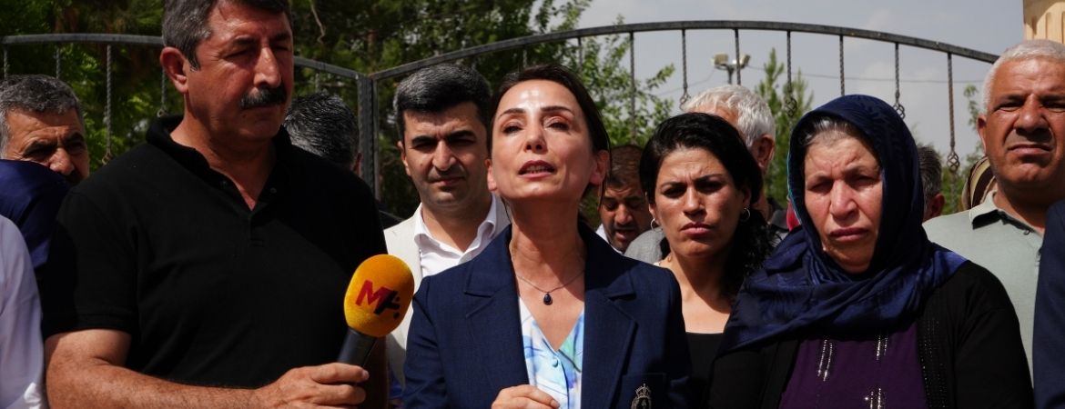 Hatimoğulları Şenyaşarların anmasında: Yargı ve Saray'ı Emine ananın taleplerini duymaya çağırıyorum