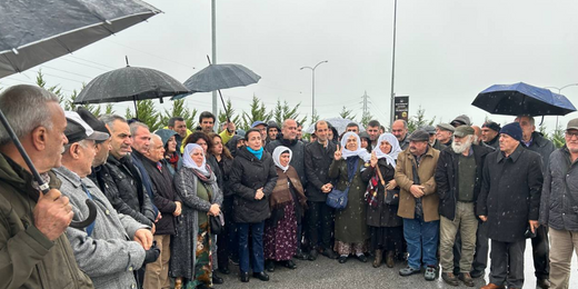 Bütün engellemelere rağmen Özgürlük Yürüyüşçüleri Gemlik’e ulaştı: Tecrit kırılana kadar yürüyüşümüze devam edeceğiz