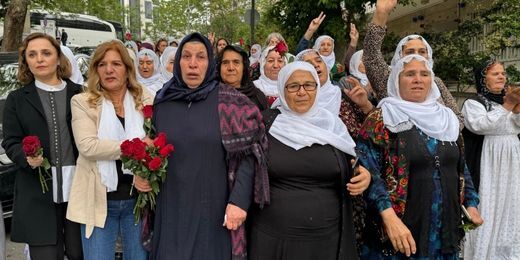 Engellemelere rağmen Emine Şenyaşar'a ziyaret: Şenyaşar hepimizin adalet çığlığıdır