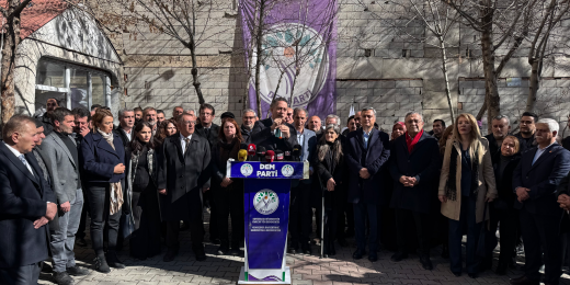 CHP heyeti kayyım darbesine karşı Van’da: Kimse bana bir şey olmaz demesin, sessiz kalırsak bir sabah bizim de kapımız çalınır