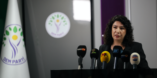 Halide Türkoğlu: İran’dan, Rojava’dan yükselen direniş biz kadınların da eşitlik ve özgürlük mücadelesidir