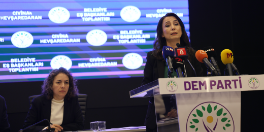Belediye Eş Başkanları toplantımızda konuşan Hatimoğulları: Yerel yönetimlerin Saray’dan yönetilmesini asla kabul etmiyoruz