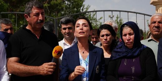 Hatimoğulları Şenyaşarların anmasında: Yargı ve Saray'ı Emine ananın taleplerini duymaya çağırıyorum