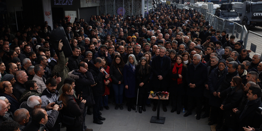 Kayyım darbesine karşı Van’dayız: Karar verin. Demokratik çözüm ve diyalog mu, yoksa Kürt düşmanlığı mı?